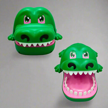 BIG CROCODILE BITING FINGER FUNNY GAME
